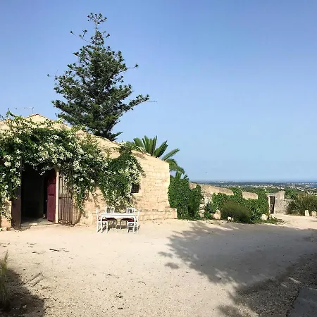 Charming In With Private Pool Vila Pozzallo