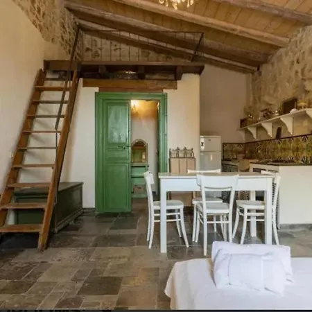Villa Charming In With Private Pool